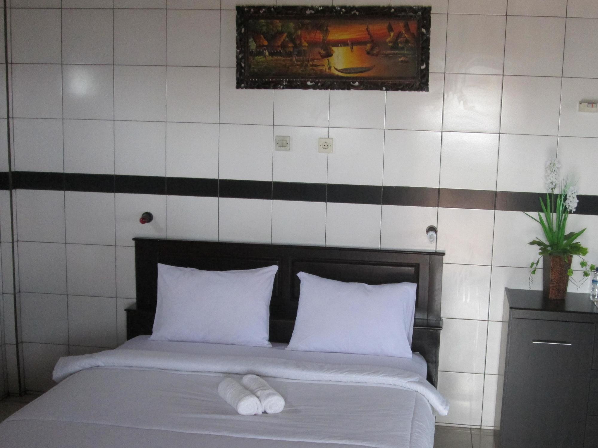 Vaccinated Staff - Oyo 3523 Gong Corner Homestay Kuta  Exterior photo